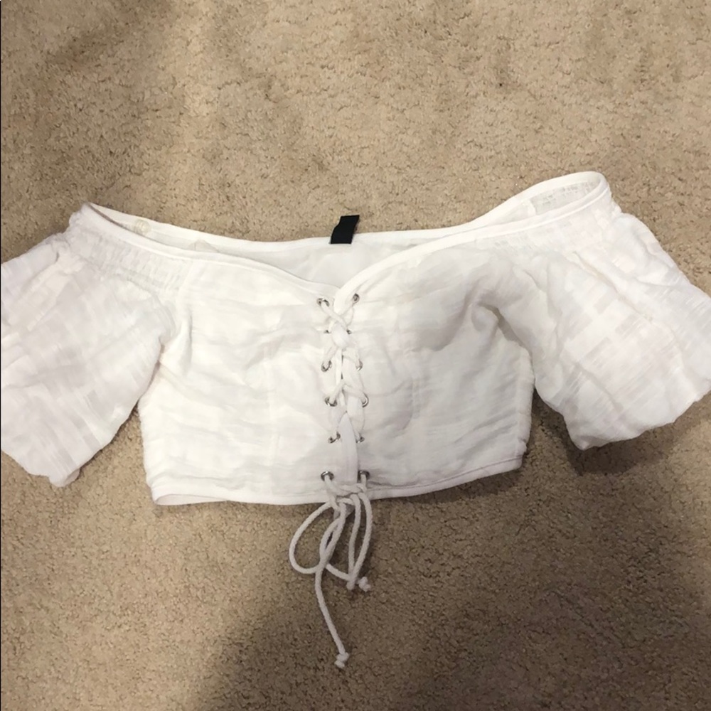 Off the shoulder puff sleeve crop top